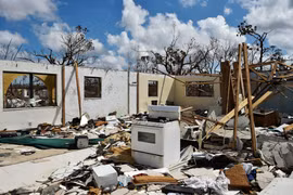 Bahamas chuẩn bị đương đầu với siêu bão Humberto. (Ảnh: AFP/TTXVN)