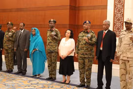 Nội các mới của Sudan tuyên thệ nhậm chức. (Ảnh: EPA)