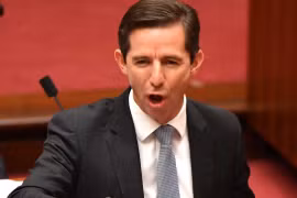 Bộ trưởng Thương mại, Du lịch và Đầu tư Australia Simon Birmingham. (Ảnh: The Australian)