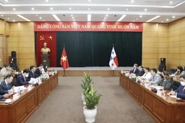 Quang cảnh buổi làm việc giữa Bộ trưởng Bộ Công Thương Việt Nam Nguyễn Hồng Diên và Bộ trưởng Bộ Ngoại giao Panama Erika Mouynes. (Ảnh: Trần Việt/TTXVN)