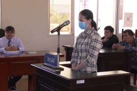 Bị cáo Trịnh Thị Mỹ Phượng tại phiên tòa. (Ảnh: Tuấn Kiệt/TTXVN)