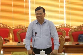 Phó Chủ tịch UBND tỉnh Bắc Giang Phan Thế Tuấn phát biểu tại buổi làm việc. (Ảnh: Quang Duy/TTXVN)