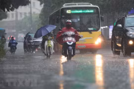 Mưa dông tại hà Nội. (Ảnh: Thanh Tùng/TTXVN)
