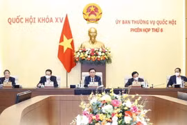 Chủ tịch Quốc hội Vương Đình Huệ chủ trì phiên họp thứ 6 của Ủy ban Thường vụ Quốc hội. (Ảnh: Doãn Tấn/TTXVN)