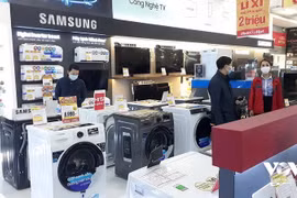 Các mặt hàng tủ sấy, máy sấy quần áo, máy giặt có chức năng sấy thu hút nhiều khách hàng trong những ngày nồm ẩm. (Nguồn: vovgiaothong.vn)