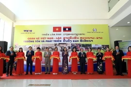 [Photo] Triển lãm ảnh “Quan hệ Việt-Lào: Trường tồn và phát triển” 
