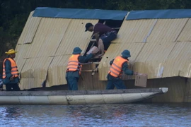 Hình ảnh Quảng Trị: Diễn tập phòng, chống lụt bão và tìm kiếm cứu nạn 