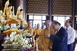 Chủ tịch nước chúc mừng chức sắc Giáo hội Phật giáo Việt Nam ở TP.HCM