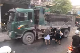 Hiện trường vụ tai nạn giao thông khiến một thiếu niên tử vong. (Nguồn: baogiaothong.vn)