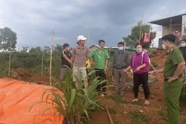 Các cơ quan chức năng xác minh, làm rõ vụ việc. (Ảnh: TTXVN phát)