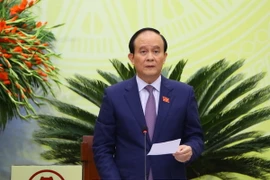Chủ tịch HĐND thành phố Hà Nội Nguyễn Ngọc Tuấn điều hành Phiên chất vấn và trả lời chất vấn tại Kỳ họp. (Ảnh: Văn Điệp/TTXVN)