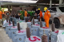 Số tang vật đối tượng Hoàng Phi Long trộm cắp bị lực lượng chức năng thu giữ. (Ảnh: TTXVN phát)