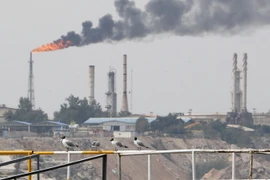 Một cơ sở khai thác dầu của Iran ở đảo Khark. (Ảnh: AFP/TTXVN)