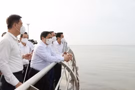 Thủ tướng khảo sát công trình, dự án khu vực lấn biển ở Kiên Giang