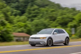 Hyundai Ioniq có giá từ 1,3 tỷ đồng. (Ảnh nguồn: TC Motor)