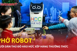 Robot chần bánh, chan nước, bát phở 'chuyển đổi số' có hương vị ra sao?