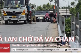 Cận cảnh vụ sà lan chở đá va chạm làm lệch nhịp cầu Nhiếm bắc qua sông Cần Thơ