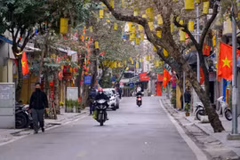 Phố phường Hà Nội thanh bình trong ngày mùng 1 Tết Nhâm Dần