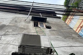 Chàng trai gen Z đập tường giải cứu 3 người khỏi đám cháy phố Trung Kính 