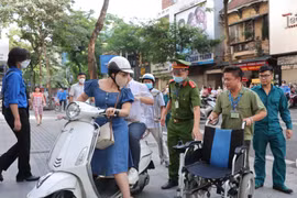 ‘Những gương mặt thầm lặng’ căng mình cho kỳ tuyển sinh vào lớp 10 