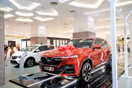 VinFast tổng kết năm 2020 với doanh số khá ấn tượng: 29.485 chiếc xe ôtô được bán ra. (Ảnh: PV/Vietnam+)