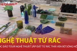 Độc đáo tour nghệ thuật sắp đặt từ rác thải tái chế ven bờ sông Hồng