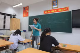 [Video] 'Áo xanh sư phạm' đồng hành cùng học sinh Thủ đô