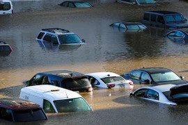 Gặp mưa bão ngập lụt, bác tài cần chú ý những gì để bảo vệ xe ôtô? 