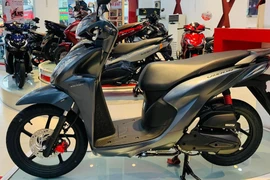 Mẫu xe Honda Vision tại đại lý. (Ảnh: PV/Vietnam+) 