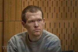 Đối tượng Brenton Tarrant tại phiên tòa ở thành phố Christchurch, New Zealand ngày 24/8. (Ảnh: AFP/TTXVN)