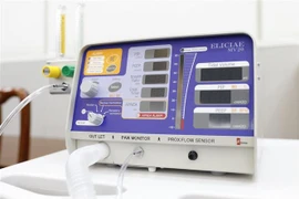 Máy thở Eliciae MV20. (Ảnh: Dương Giang/TTXVN)