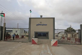 Cửa khẩu Kerem Shalom tại thị trấn Rafah, Dải Gaza. (Ảnh: AFP/TTXVN)
