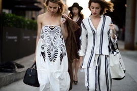 Ngắm các tín đồ thời trang thế giới tung tăng với váy hè