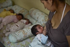 Nuôi con hoàn toàn bằng sữa mẹ giúp tăng chỉ số IQ ở trẻ