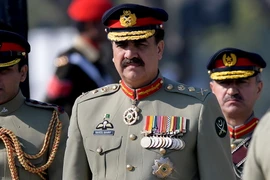 Tướng Raheel Sharif (giữa). (Nguồn: AFP/TTXVN)