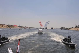 Ai Cập dự kiến hoàn thành kênh đào Suez mới vào tháng 7