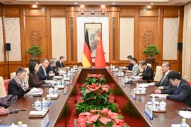 Bộ trưởng Ngoại giao Trung Quốc Vương Nghị và Ngoại trưởng Đức Annalena Baerbock đồng chủ tọa vòng thứ 7 Đối thoại Chiến lược Trung - Đức về ngoại giao và an ninh tại Bắc Kinh. (Ảnh: THX/TTXVN)