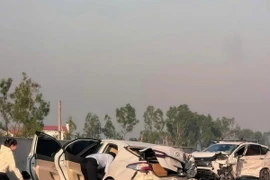 Tai nạn trên cao tốc qua địa bàn tỉnh Hải Dương . (Ảnh: TTXVN phát)