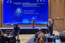 Đại biểu nước ngoài phát biểu trong khuôn khổ Techfest 2024. (Ảnh: Minh Thu/TTXVN)