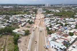 Dự án đường Hàng Điều, thành phố Vũng Tàu được khẩn trương thi công cho kịp tiến độ đề ra. (Ảnh: Hoàng Nhị/TTXVN)