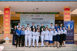 Ông Burak Pekmezci, Tổng Giám đốc Sanofi Việt Nam và ông Rad Kivette, Tổng Giám đốc Tổ chức VinaCapital Foundation tại lễ khởi động chương trình. (Nguồn: Sanofi)