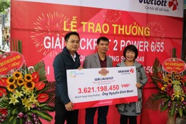 Ông Nguyễn Đình Mười đến từ thành phố Hải Dương đã may mắn nhận giải Jackpot 2 trị giá hơn 3,6 tỷ đồng. (Ảnh: Vietlott)