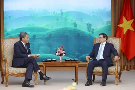 Thủ tướng Phạm Minh Chính tiếp Bộ trưởng Bộ Quốc phòng Malaysia Dato’ Seri Utama Haji Mohamad Bin Haji Hasan. (Ảnh: Dương Giang/TTXVN)