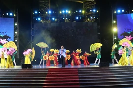 Tiết mục nghệ thuật trong chương trình “Ninh Thuận chào năm mới 2024”. (Ảnh: Nguyễn Thành/TTXVN)