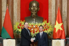 Chủ tịch nước Võ Văn Thưởng tiếp Thủ tướng Belarus Roman Golovchenko. (Ảnh: Thống Nhất/TTXVN)