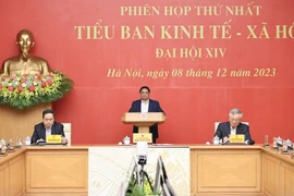 Thủ tướng Phạm Minh Chính chủ trì Phiên họp thứ nhất Tiểu ban Kinh tế-Xã hội Đại hội XIV của Đảng. (Ảnh: Dương Giang/TTXVN)