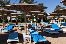 Số lượng du khách tới khu nghỉ mát Sharm El-Sheikh bên bờ Biển Đỏ đã giảm đáng kể. (Nguồn: AFP/TTXVN)