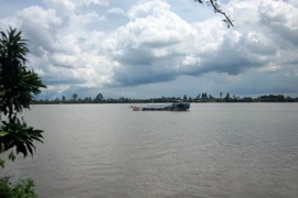 Khúc sông nơi xảy ra vụ chìm tàu vào chiều 13/6. (Ảnh: Hưng Thịnh/TTXVN)