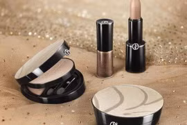 Giorgio Armani tung dòng sản phẩm trang điểm mang sắc màu của cát