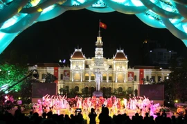 Giao lưu nghệ thuật đặc biệt ''Hồ Chí Minh đẹp nhất tên Người''